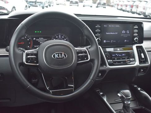 Used 2021 Kia Sorento EX image 19