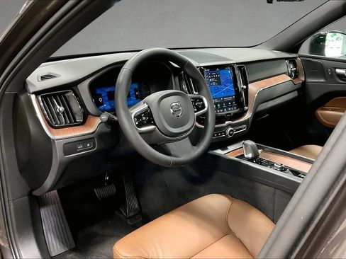 Certified 2025 Volvo XC60 T8 Plus w/ Climate Package AWD/4WD image 17
