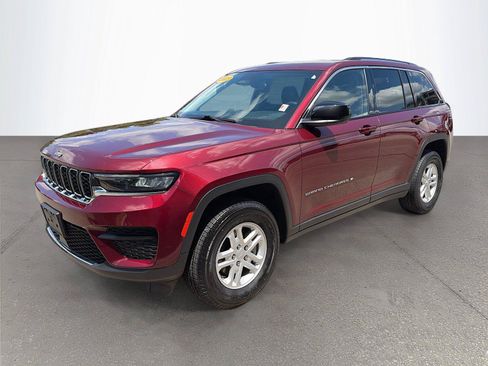 Used 2023 Jeep Grand Cherokee Laredo AWD/4WD image 8