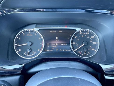 Used 2022 Nissan Pathfinder SV AWD/4WD image 24