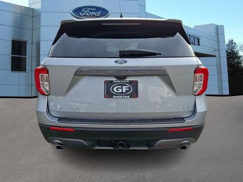 Certified 2022 Ford Explorer XLT w/ Equipment Group 202A image 5