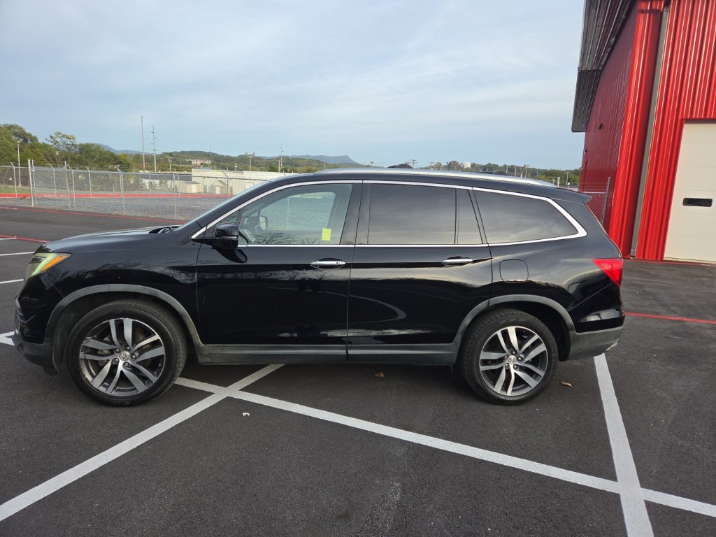 Used 2016 Honda Pilot Touring image 4