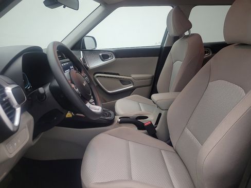 Used 2025 Kia Soul S image 17