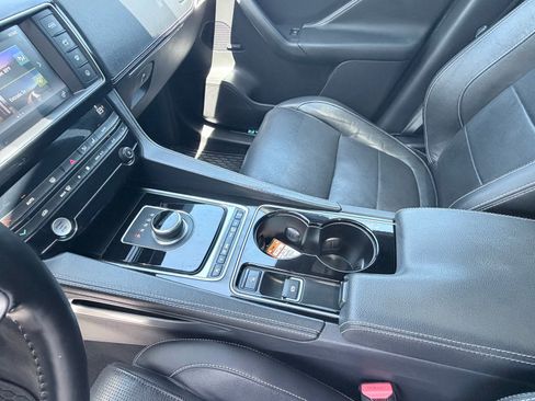 Used 2017 Jaguar F-PACE S AWD/4WD image 14