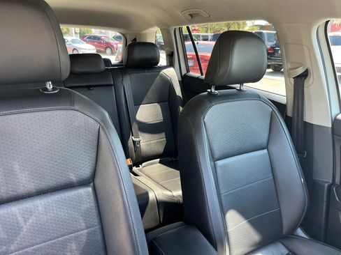 Used 2019 Volkswagen Tiguan SE FWD image 32