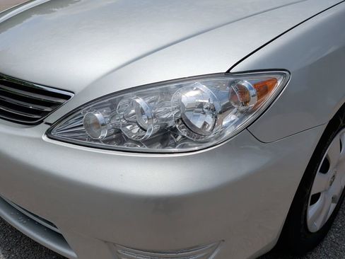 Used 2005 Toyota Camry LE FWD image 6