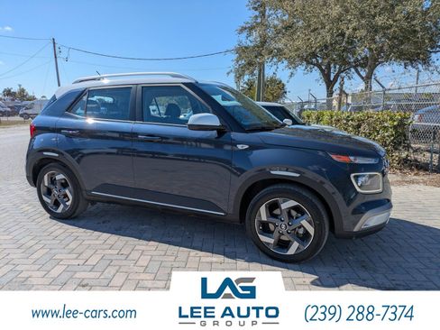 Used 2024 Hyundai Venue Limited image 1