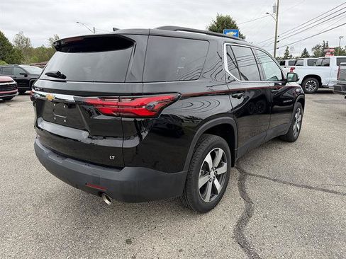 Used 2023 Chevrolet Traverse LT w/ LT Premium Package AWD/4WD image 6
