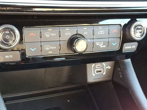 Used 2024 Jeep Compass Trailhawk w/ Trailhawk Elite Group image 19