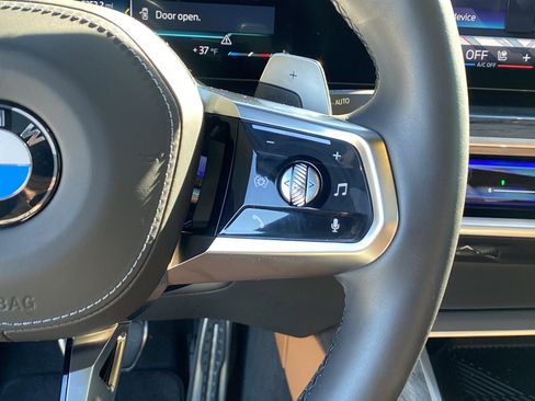 Used 2025 BMW 740i w/ Premium Package image 67