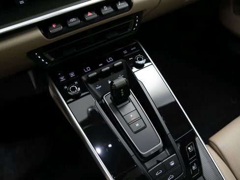 Certified 2021 Porsche 911 Turbo S image 22