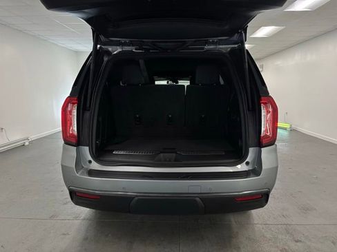 Used 2024 GMC Yukon AT4 w/ Technology Package AWD/4WD image 7