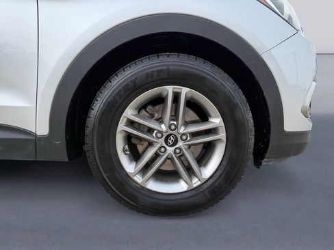 Used 2017 Hyundai Santa Fe Sport image 9