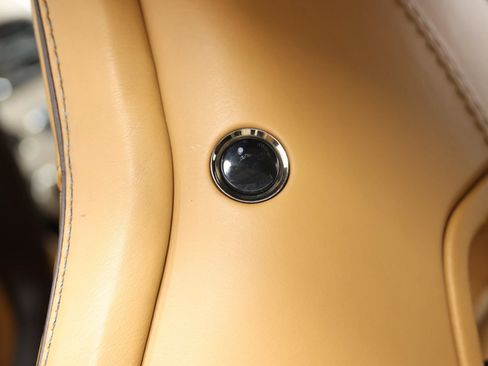 Used 2015 Aston Martin Vanquish Volante RWD image 45