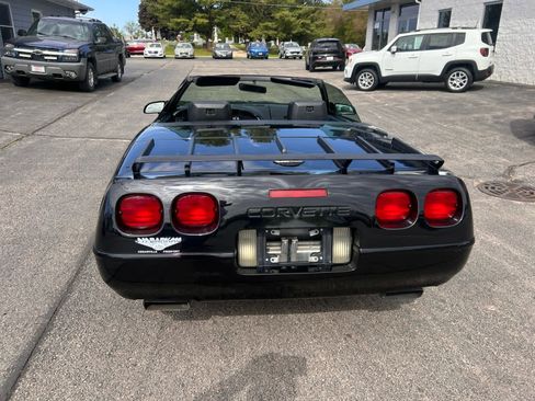 Used 1993 Chevrolet Corvette Convertible RWD image 3