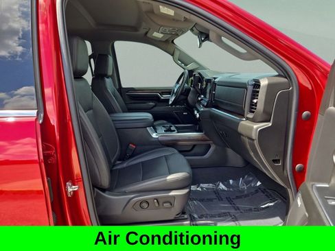 Used 2024 GMC Sierra 2500 SLT w/ SLT Premium Package image 18