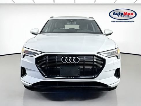 Used 2022 Audi e-tron Premium w/ Convenience Plus Package AWD/4WD image 7