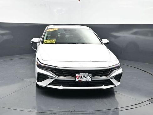 Used 2024 Hyundai Elantra Limited FWD image 2