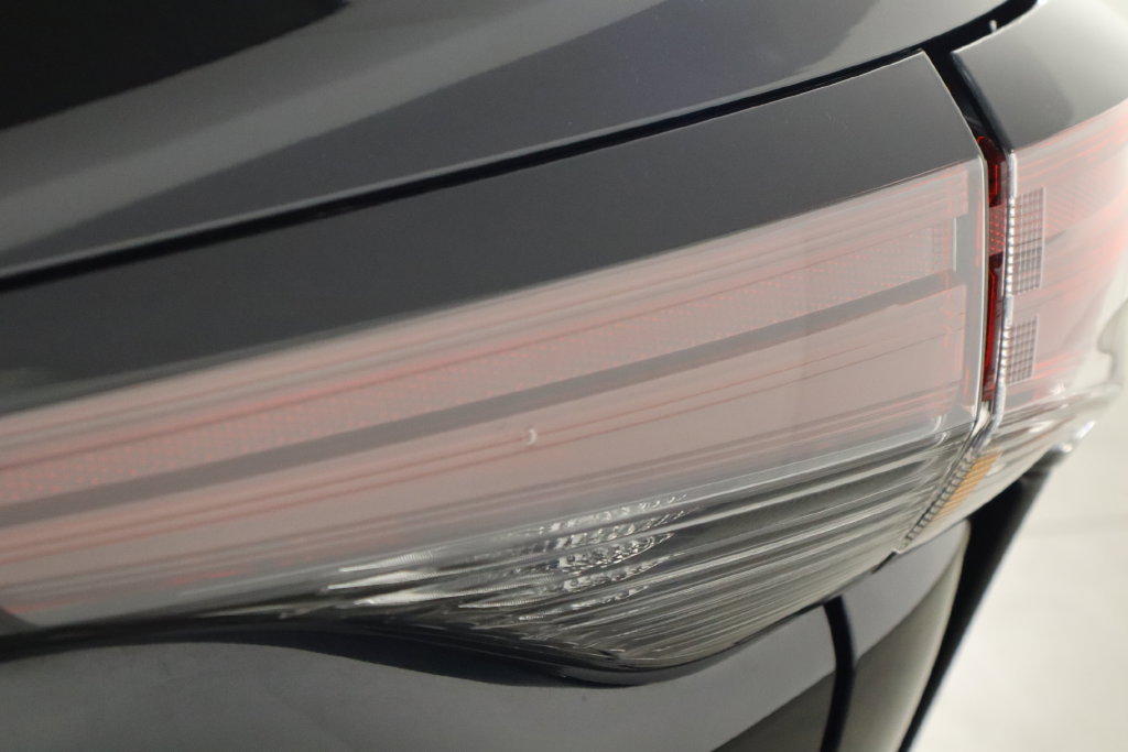 Used 2025 Toyota Sienna LE FWD image 39