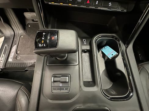 Used 2025 GMC Sierra 1500 AT4 AWD/4WD image 32