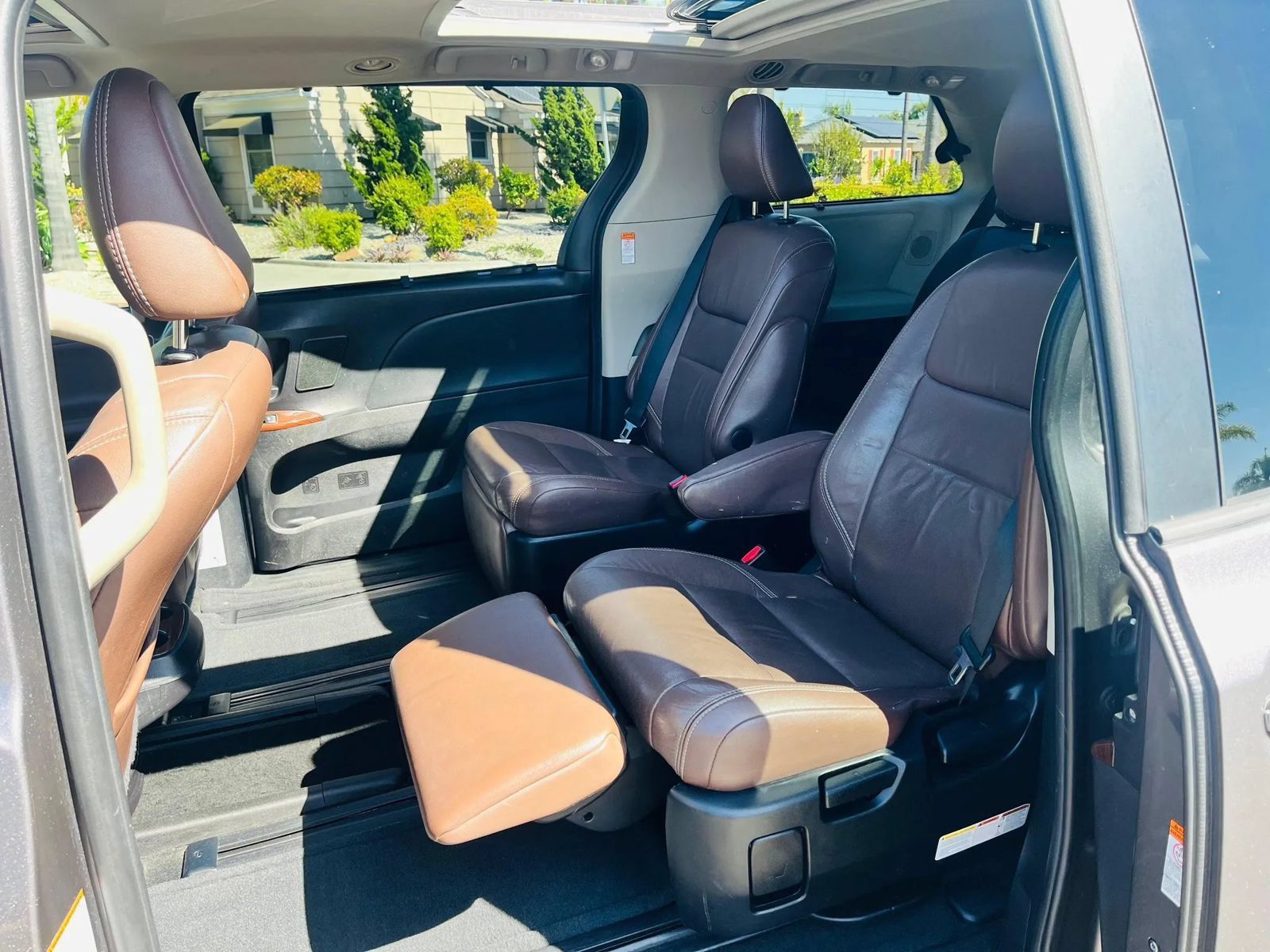 Used 2017 Toyota Sienna Limited FWD image 29