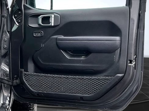 Used 2024 Jeep Wrangler Unlimited Sport AWD/4WD image 29