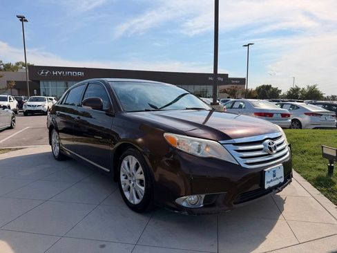 Used 2012 Toyota Avalon FWD image 11