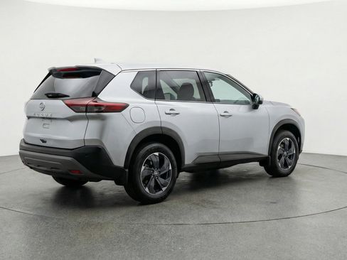 Used 2025 Nissan Rogue SV image 9