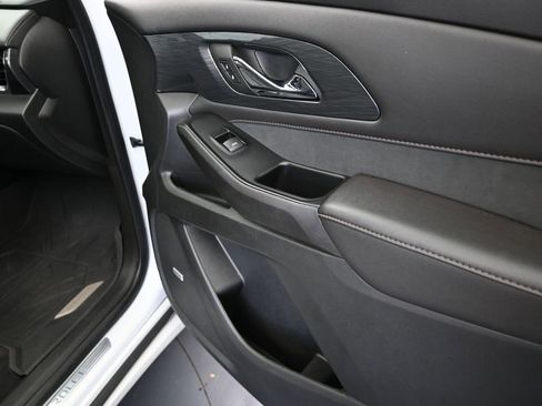 Used 2023 Chevrolet Traverse High Country image 23