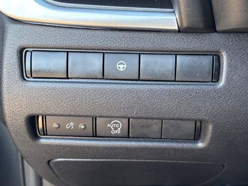 Certified 2023 Nissan Rogue SV image 18