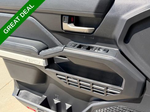 Used 2024 Toyota Tacoma TRD Sport AWD/4WD image 33