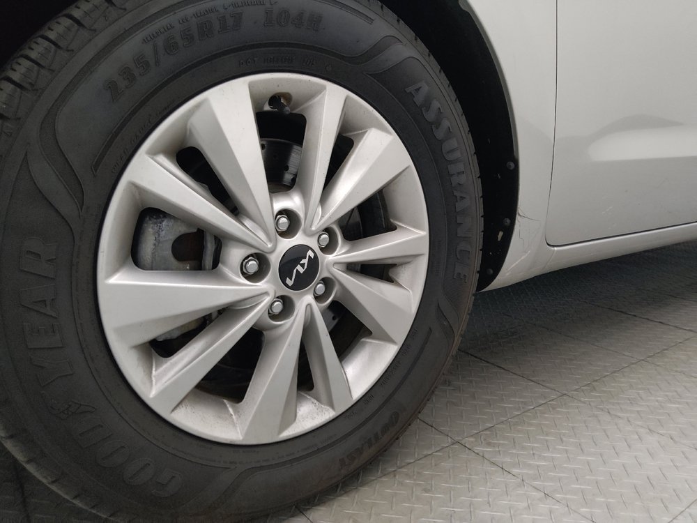 Used 2017 Kia Sedona LX w/ LX Essentials Premium Package FWD image 31