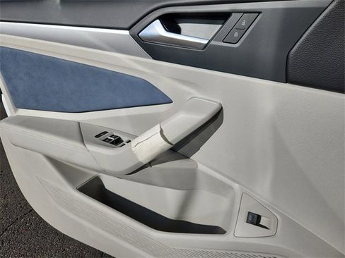 New 2026 Volkswagen Jetta SE image 6