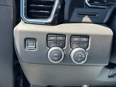 Used 2024 GMC Sierra 2500 Denali AWD/4WD image 9