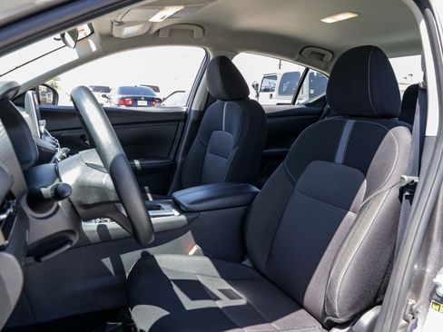 Used 2025 Nissan Sentra SV FWD image 16