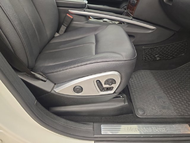 Used 2011 Mercedes-Benz GL 450 4MATIC image 10