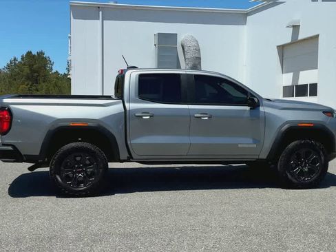 Used 2025 GMC Canyon Elevation w/ Convenience Package RWD image 9
