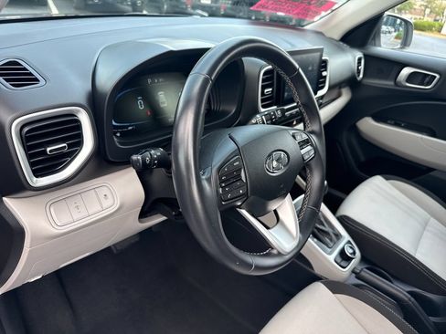 Certified 2023 Hyundai Venue SEL FWD image 14
