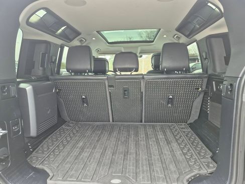 Used 2020 Land Rover Defender 110 HSE image 12