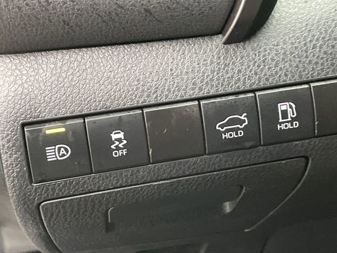 Used 2024 Toyota Camry LE image 28