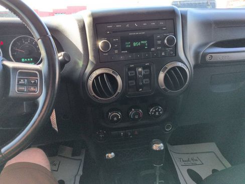 Used 2014 Jeep Wrangler Unlimited Sport w/ Quick Order Package 24S AWD/4WD image 17