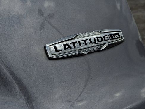 Certified 2022 Jeep Cherokee Latitude Lux w/ Sun & Sound Group image 36