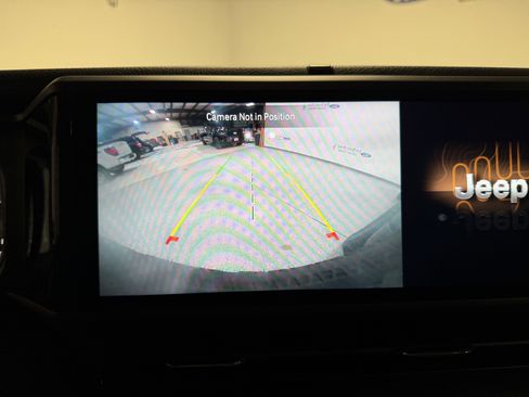 Used 2024 Jeep Wrangler Willys image 11