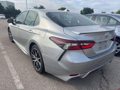 Used 2023 Toyota Camry SE FWD image 6