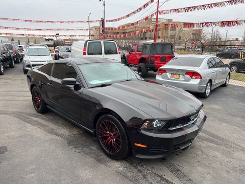 Used 2012 Ford Mustang Premium image 2