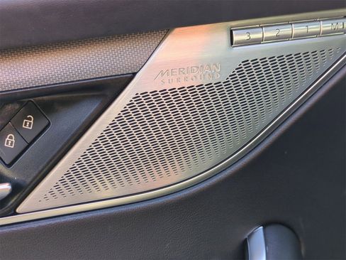 Used 2022 Jaguar F-PACE SVR image 25