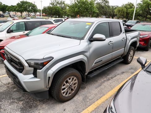 Used 2024 Toyota Tacoma SR5 RWD image 3