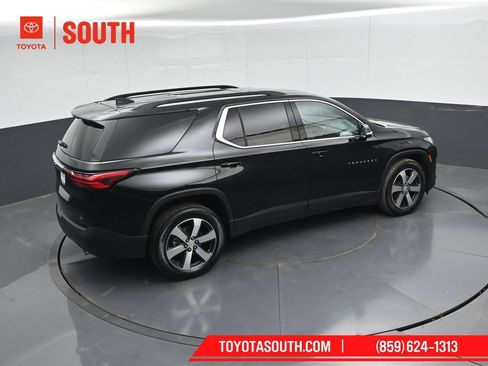 Used 2023 Chevrolet Traverse LT w/ LT Premium Package AWD/4WD image 48