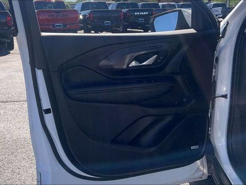 Used 2024 GMC Terrain Denali AWD/4WD image 18