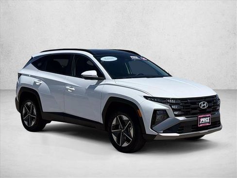 Certified 2025 Hyundai Tucson SEL AWD/4WD image 4